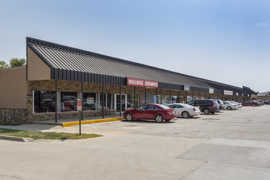 613-711 S Ankeny Blvd, Ankeny, IA for sale - Building Photo - Image 1 of 1