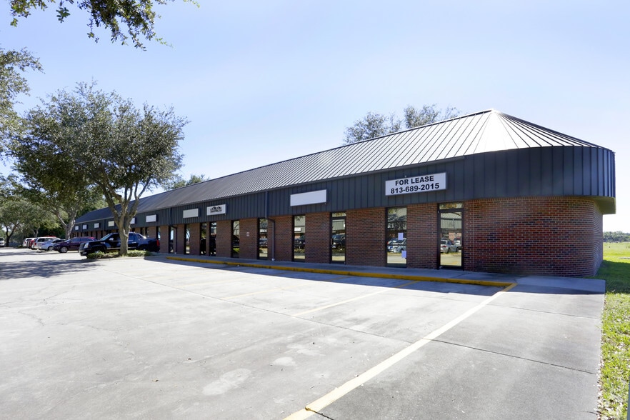 1463 Oakfield Dr, Brandon, FL for lease - Building Photo - Image 3 of 8