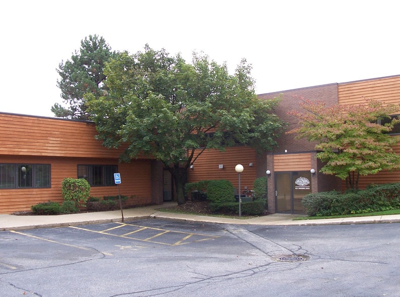 205 W 29th St, Holland, MI for lease - Building Photo - Image 2 of 16