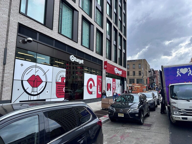 278 8th Ave, New York, NY for lease - Building Photo - Image 2 of 8