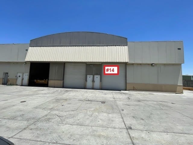 10881 Santa Fe Ave, Hesperia, CA for lease - Building Photo - Image 2 of 14