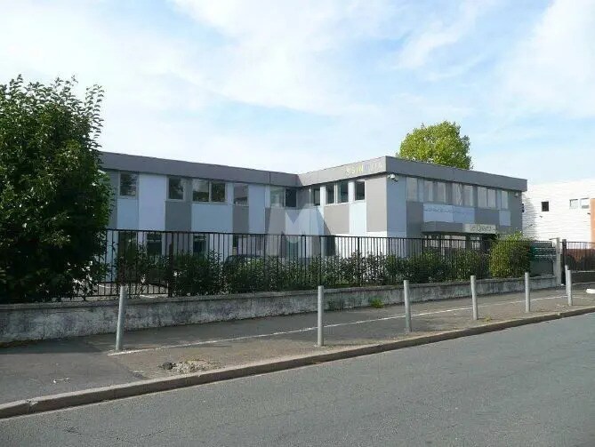 Office in Fresnes for sale Building Photo- Image 1 of 8