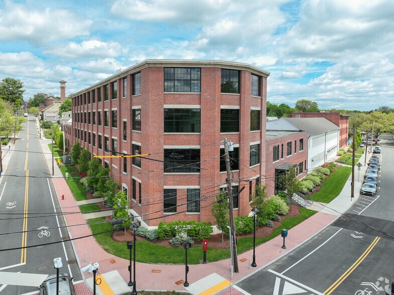1234 Chestnut St, Newton, MA for lease - Building Photo - Image 1 of 6