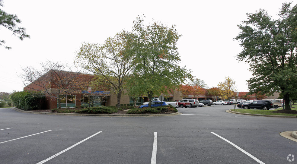 2501-2555 Mechanicsville Tpke, Richmond, VA for lease - Building Photo - Image 1 of 10