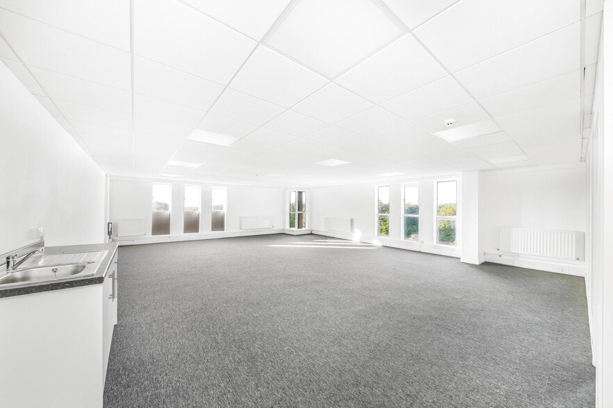 Horsecroft Rd, Washington for lease - Building Photo - Image 3 of 17