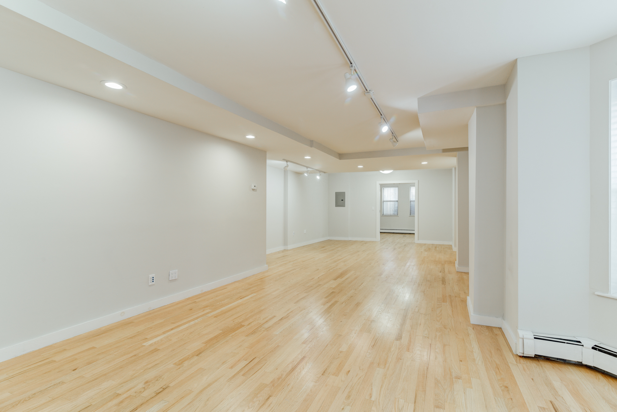 489 Jersey Ave, Jersey City, NJ for lease Interior Photo- Image 1 of 35