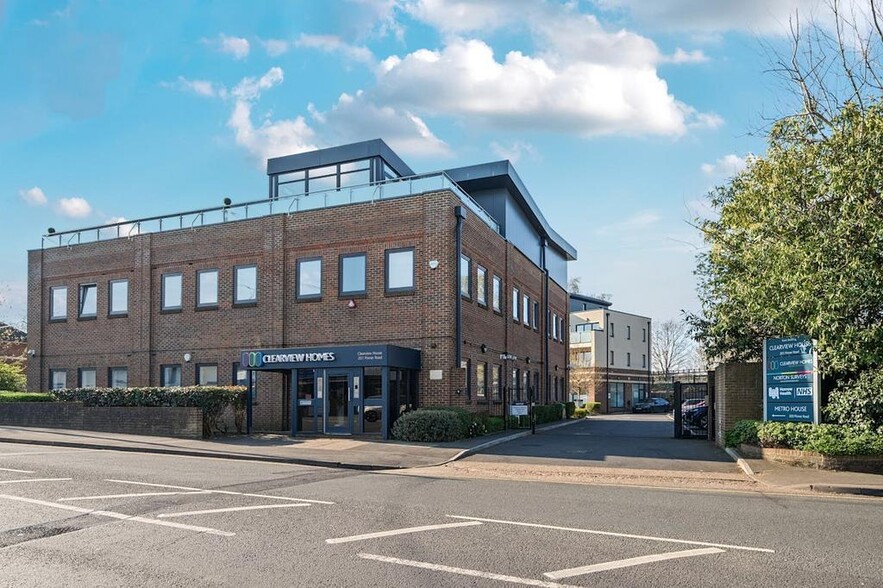 201 Pinner Rd, Northwood for lease - Building Photo - Image 3 of 12