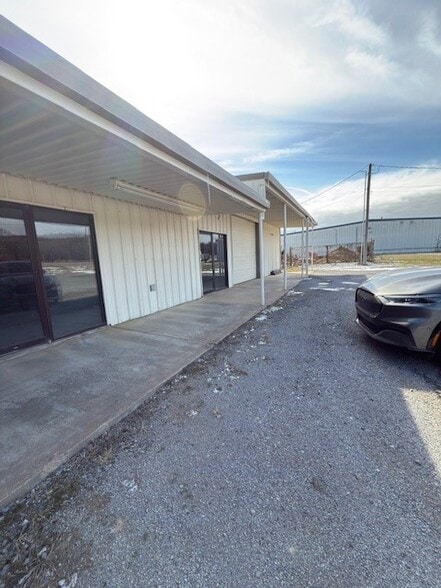 1600 S Main St, Mcalester, OK for lease - Building Photo - Image 1 of 28