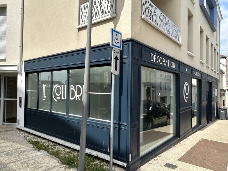 6 Rue Archangé, Orsay for lease - Building Photo - Image 1 of 10