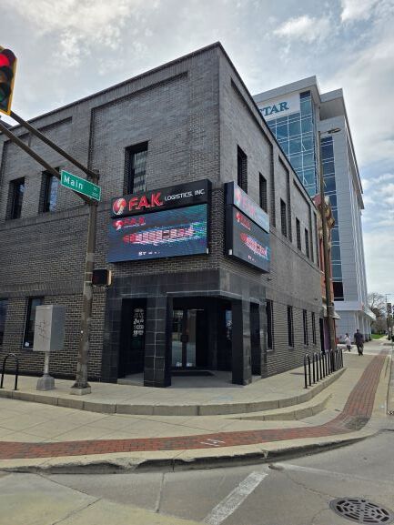 201 W Main St, Fort Wayne, IN for sale Building Photo- Image 1 of 1