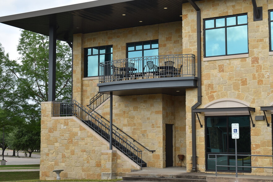 1010 W Ralph Hall Pky, Rockwall, TX for lease - Building Photo - Image 2 of 9