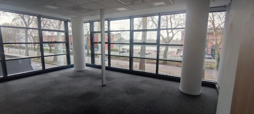 Office in Rouen for lease - Interior Photo - Image 1 of 6