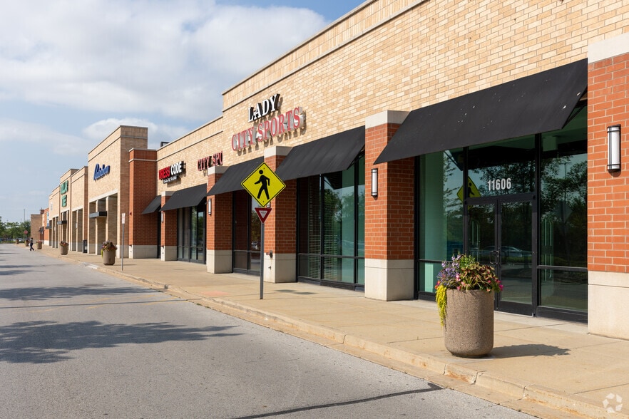 S Marshfield Ave, Chicago, IL for lease - Building Photo - Image 3 of 38