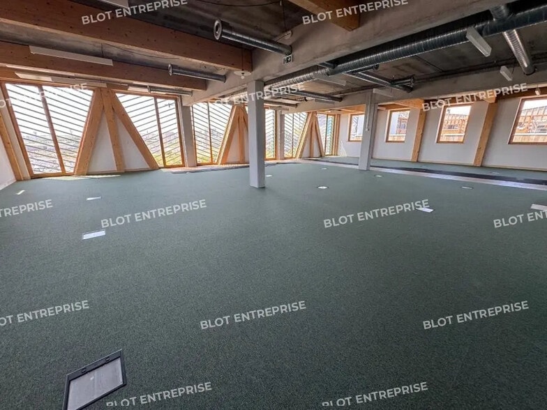 Office in Nantes for lease - Interior Photo - Image 3 of 15