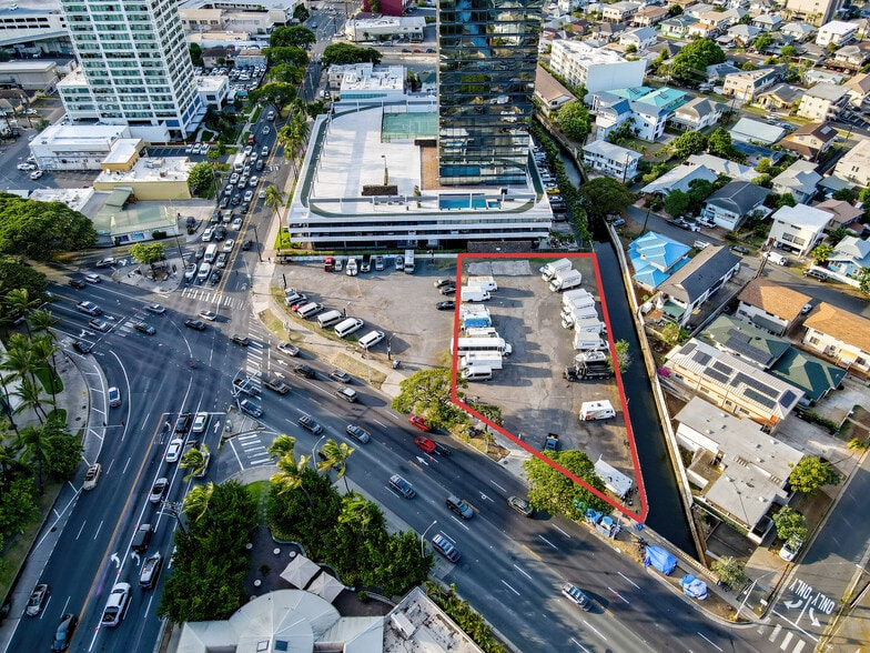 1830 Kapiolani Blvd, Honolulu, HI for sale - Aerial - Image 1 of 13