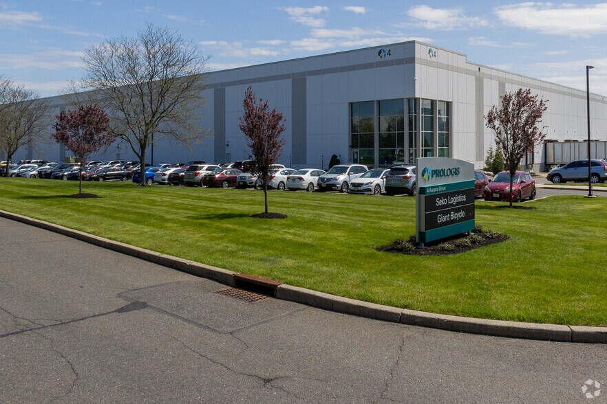 4 Aurora Dr, Cranbury, NJ for lease - Building Photo - Image 2 of 6