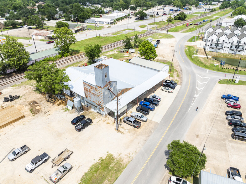 2614 Washington St, Waller, TX for lease - Building Photo - Image 3 of 7