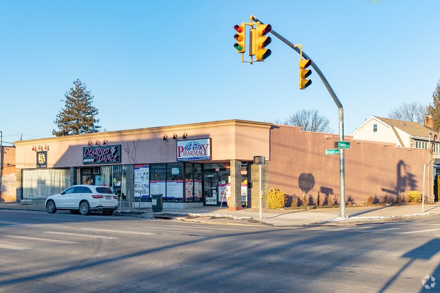 1651-1655 Grand Ave, Baldwin, NY for sale - Primary Photo - Image 1 of 5