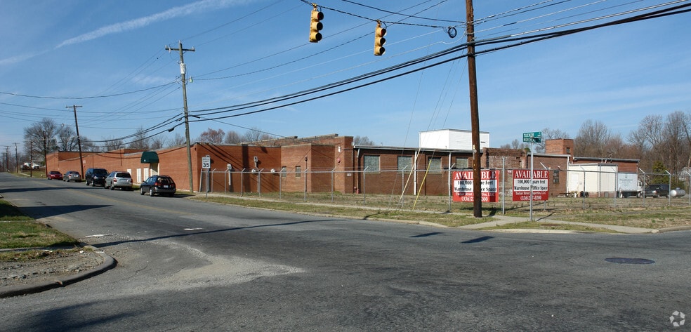 609 Tucker St, Burlington, NC for sale - Primary Photo - Image 1 of 5