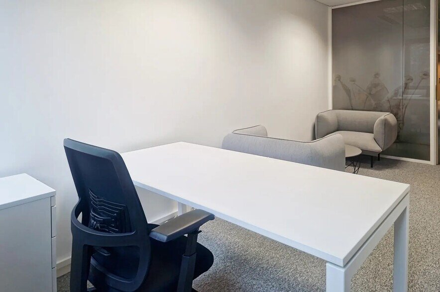 44 Rue Jean Mermoz, Maisons-Laffitte for lease - Interior Photo - Image 3 of 16