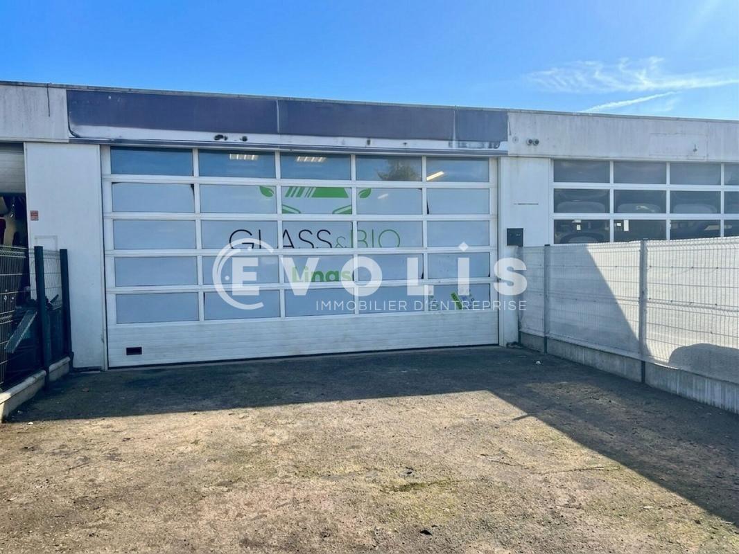 Flex in Linas for lease Building Photo- Image 1 of 6