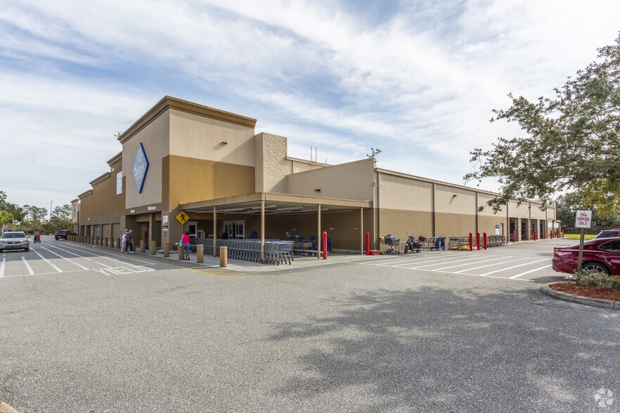 17700 Murdock Cir, Port Charlotte, FL for sale - Building Photo - Image 1 of 1