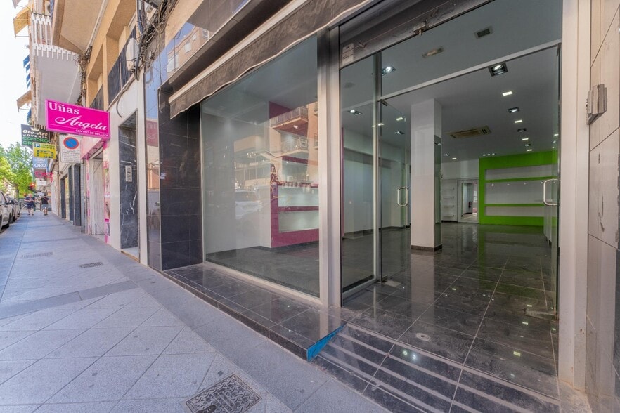 Retail in Elche, Alicante for sale - Building Photo - Image 1 of 12