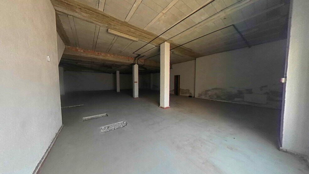 Retail in Cazalilla for sale - Building Photo - Image 2 of 12
