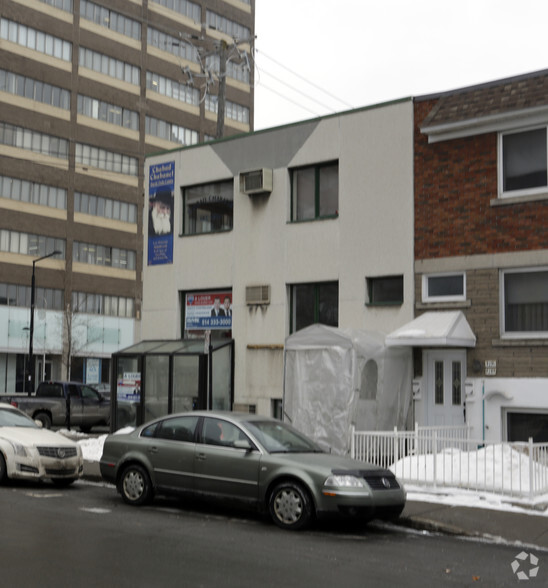 270 Rue Chabanel O, Montréal, QC for lease - Building Photo - Image 2 of 2