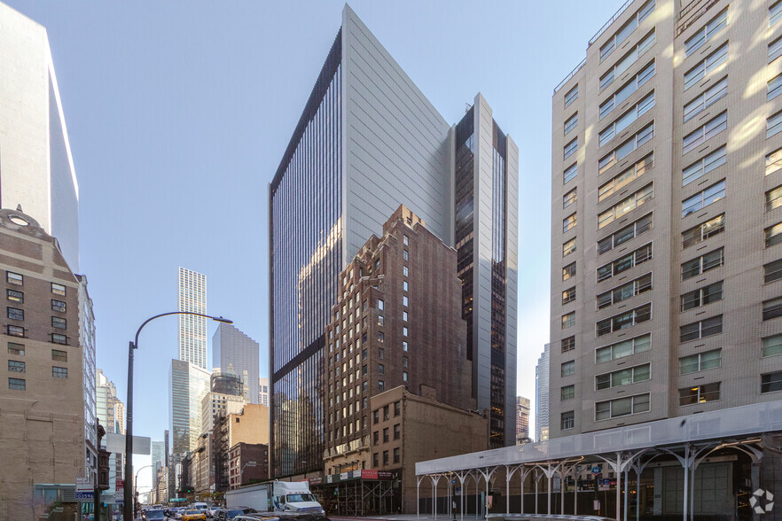 40 W 57th St, New York, NY for lease - Building Photo - Image 2 of 6