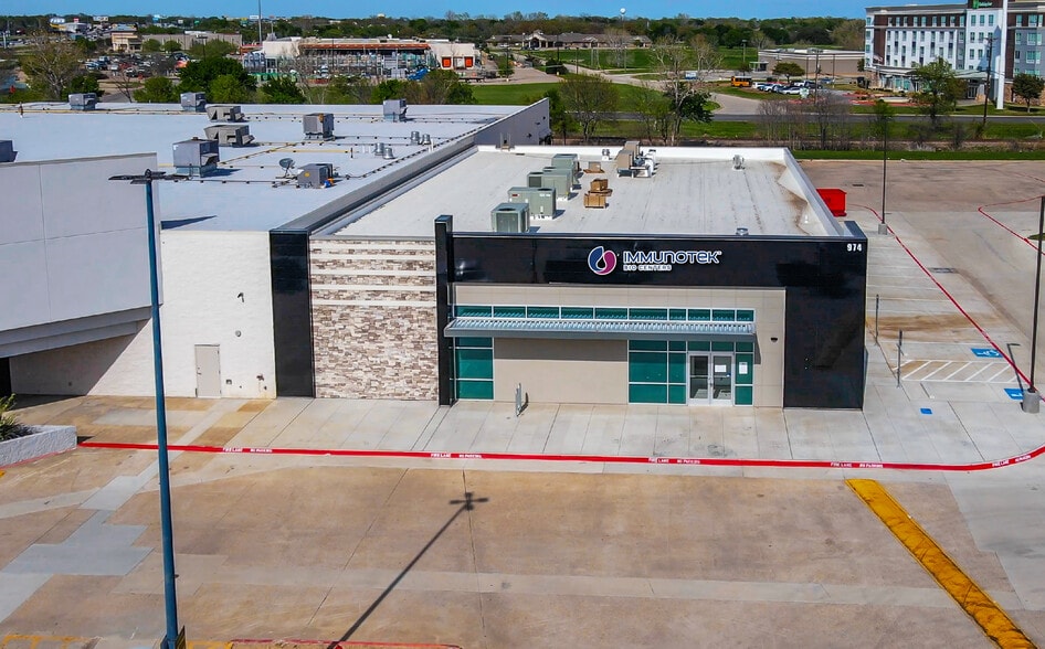 974 340 loop, Bellmead, TX for sale - Building Photo - Image 1 of 1