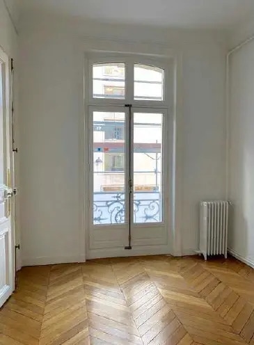 Office in Paris for lease - Interior Photo - Image 3 of 6