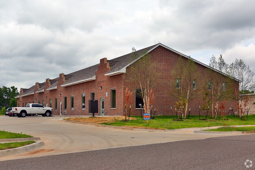 1361 N Fretz Dr, Edmond, OK for lease - Building Photo - Image 1 of 3