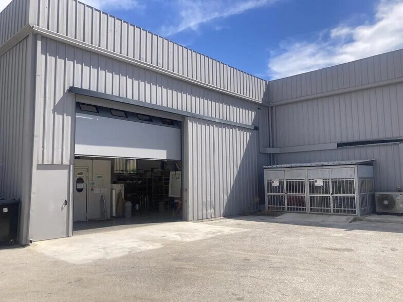 Office in La Valette-du-Var for lease - Building Photo - Image 3 of 12