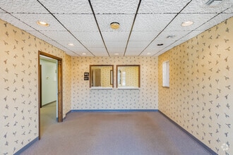 1600 Pacific Ave, Natrona Heights, PA for lease Interior Photo- Image 2 of 8