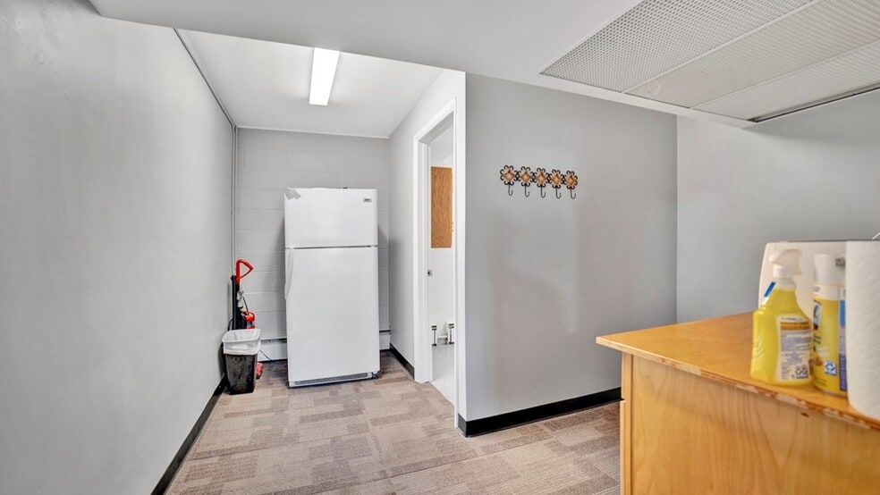 603-609 Manchester Rd, Mansfield, OH for lease - Building Photo - Image 2 of 17