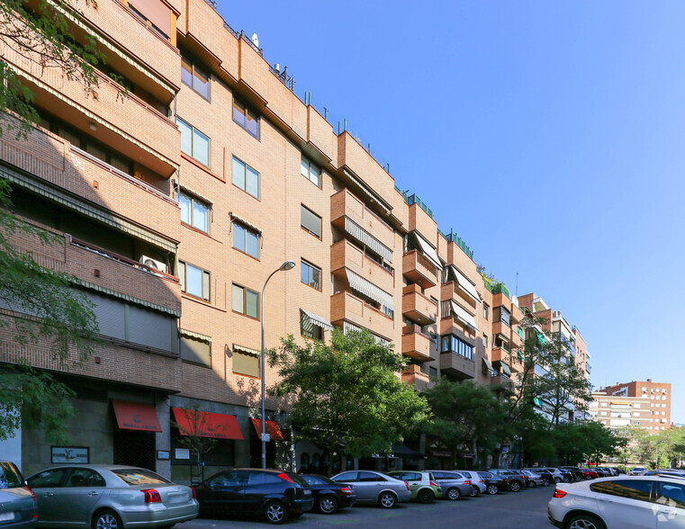 Retail in Madrid, MAD for lease - Primary Photo - Image 1 of 1