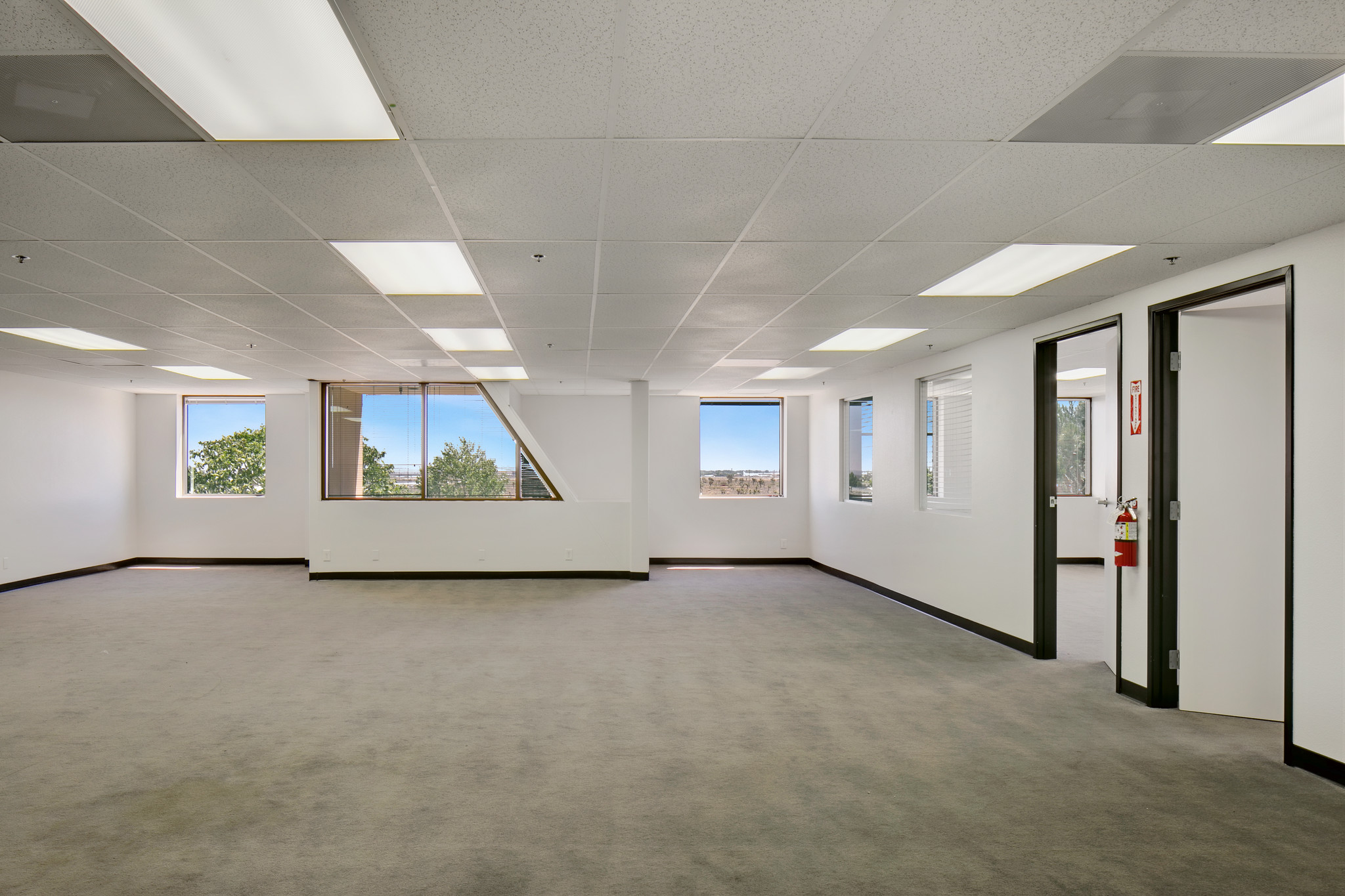 39959 Sierra Hwy, Palmdale, CA for lease Interior Photo- Image 1 of 2