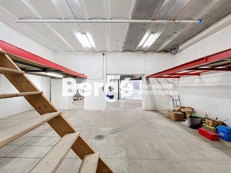 Flex in Nice for lease - Interior Photo - Image 2 of 8