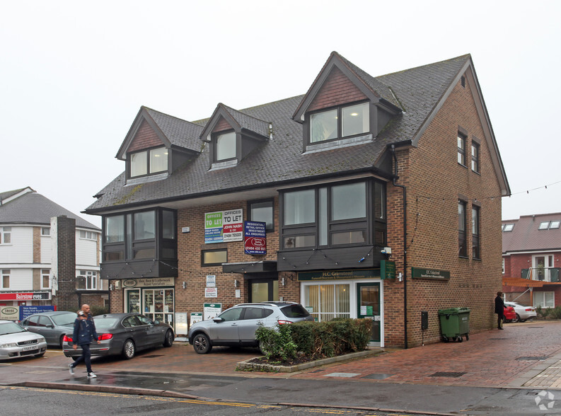 10 Hill Ave, Amersham for lease - Building Photo - Image 2 of 4