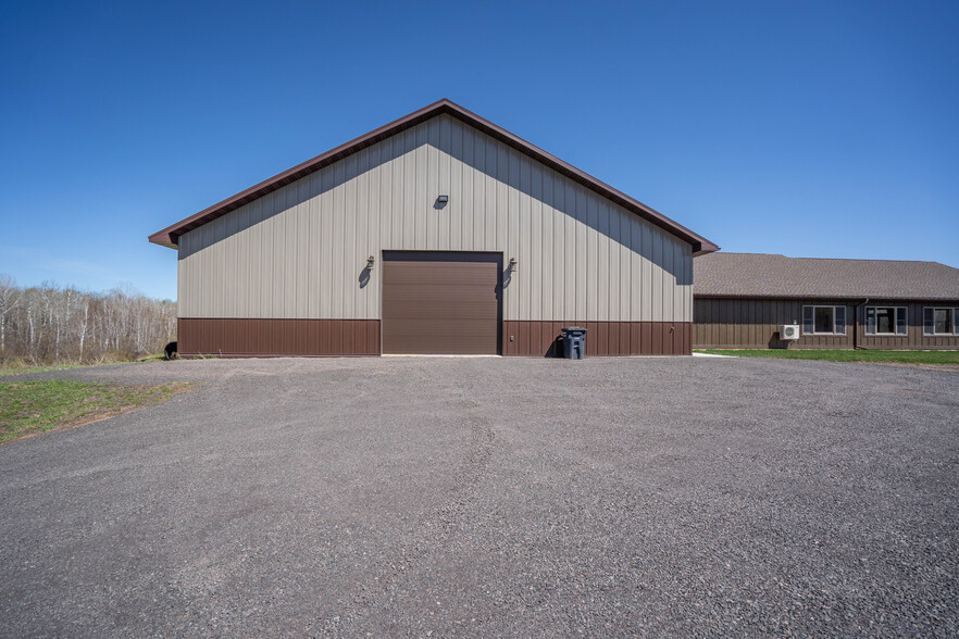 4304 E Leggate Rd, Superior, WI for sale - Building Photo - Image 3 of 49