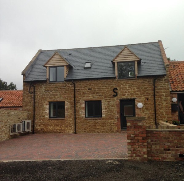 Finedon Rd, Wellingborough, NN9 5NQ Barnfield Lodge