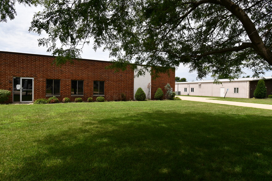 501-B Earl Rd, Shorewood, IL for sale - Building Photo - Image 1 of 1