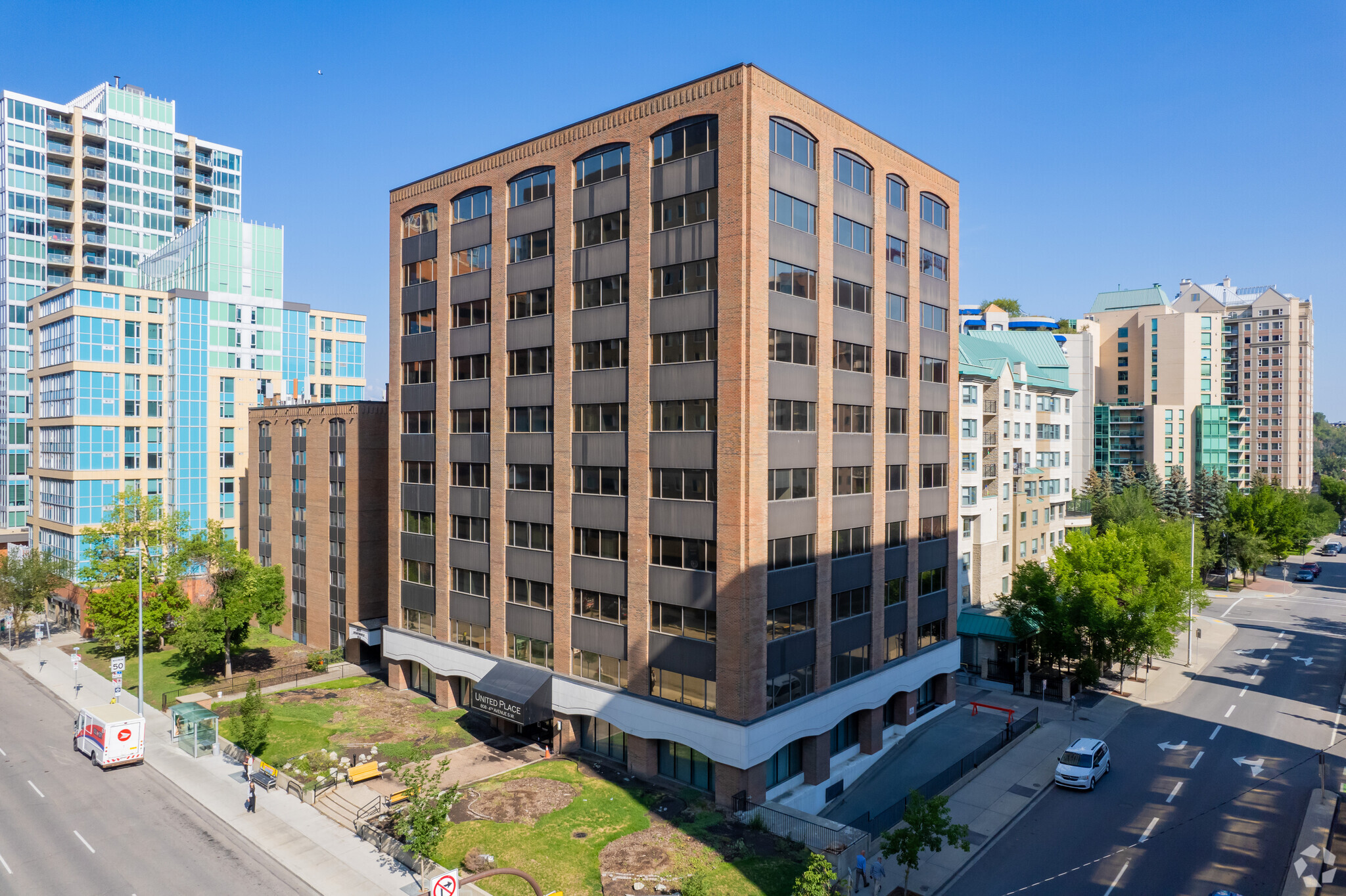 808 4th Ave SW, Calgary, AB for sale Primary Photo- Image 1 of 1