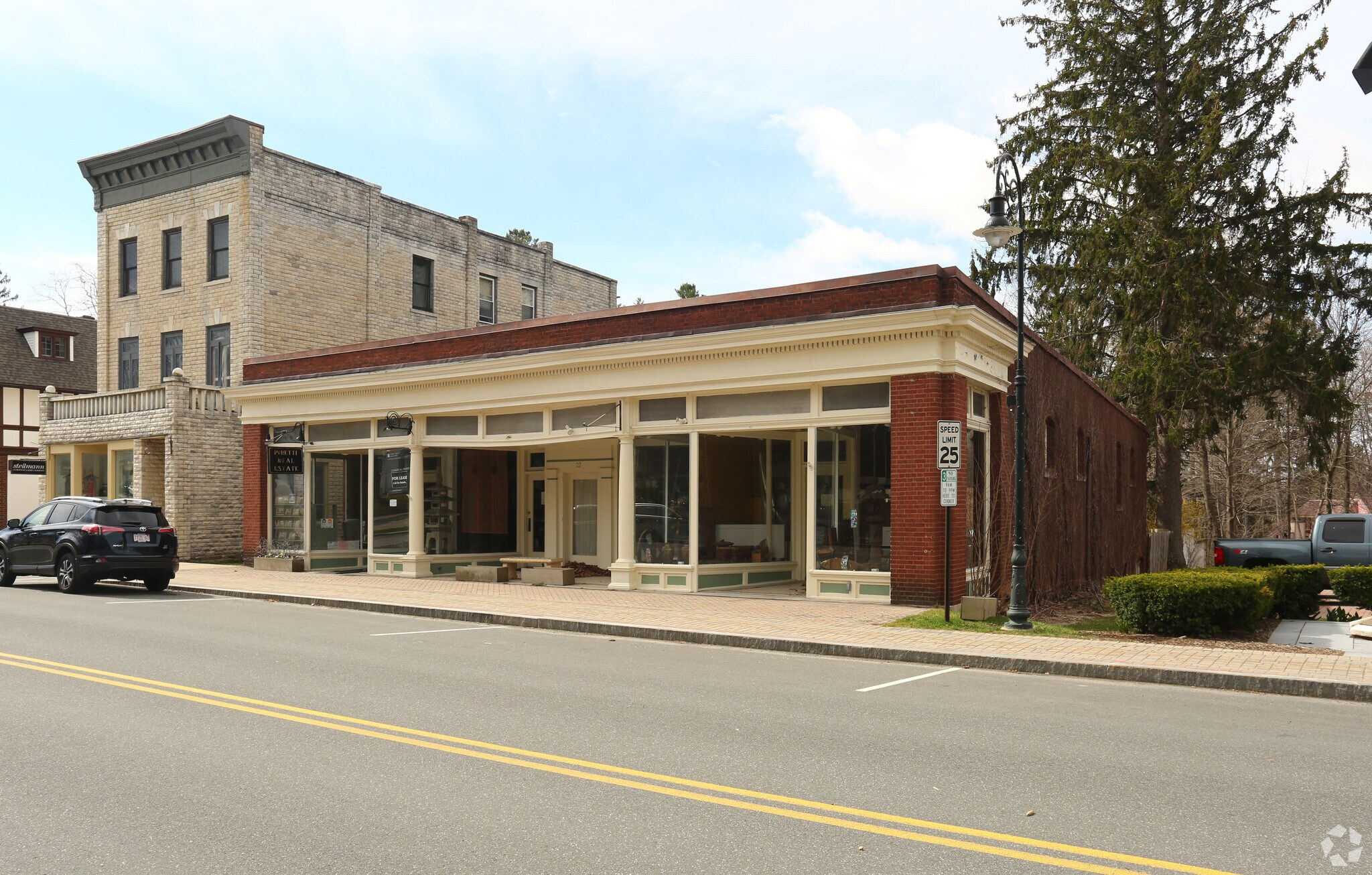 22 Walker St, Lenox, MA 01240