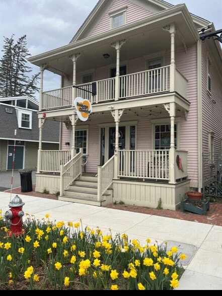 110 Commonwealth Ave, Concord, MA for sale - Primary Photo - Image 1 of 1