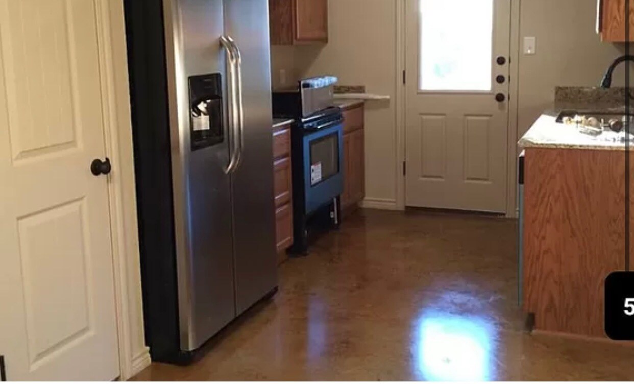 809 Golf Course Rd, Gatesville, TX 76528