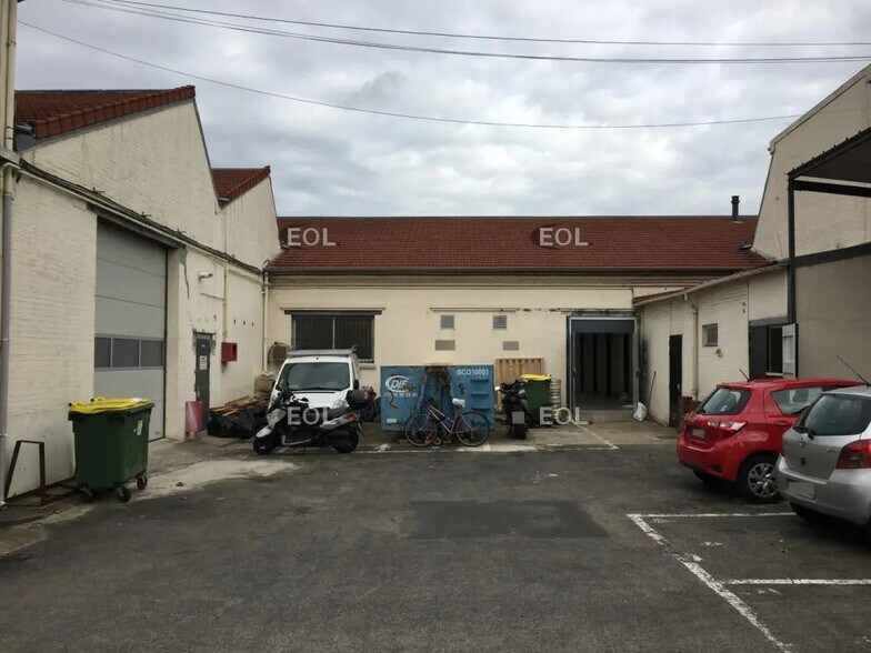 in Pantin for sale - Building Photo - Image 1 of 1