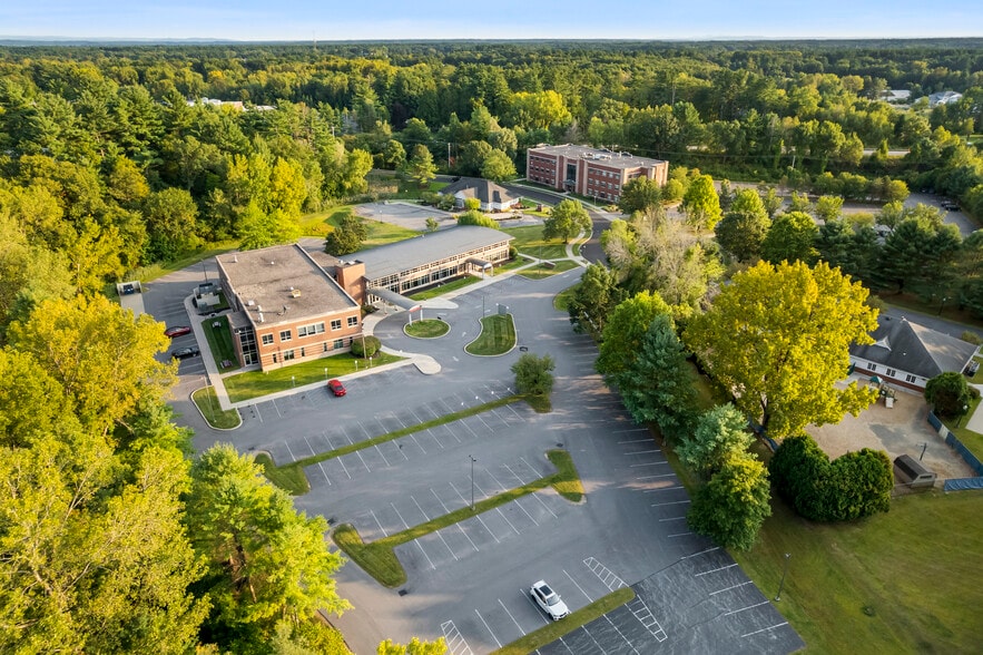 6 Care Ln, Saratoga Springs, NY for lease - Building Photo - Image 3 of 9