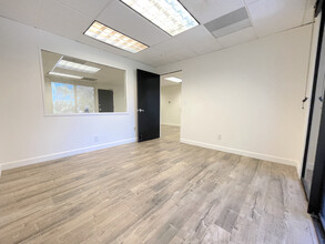 2483 Old Middlefield Way, Mountain View, CA for lease Interior Photo- Image 2 of 2